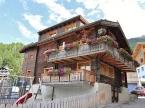 Гостиница cosy property in a chalet with authentic atmosphere  Грэхен